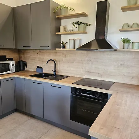 بيت للعطل House Roko By The Sea